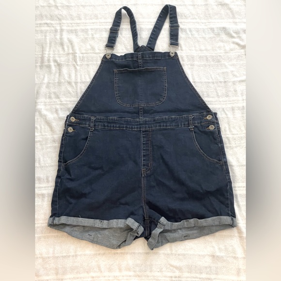 ModCloth Short Jean Overalls. Great condition, only worn a couple times. - Picture 1 of 1